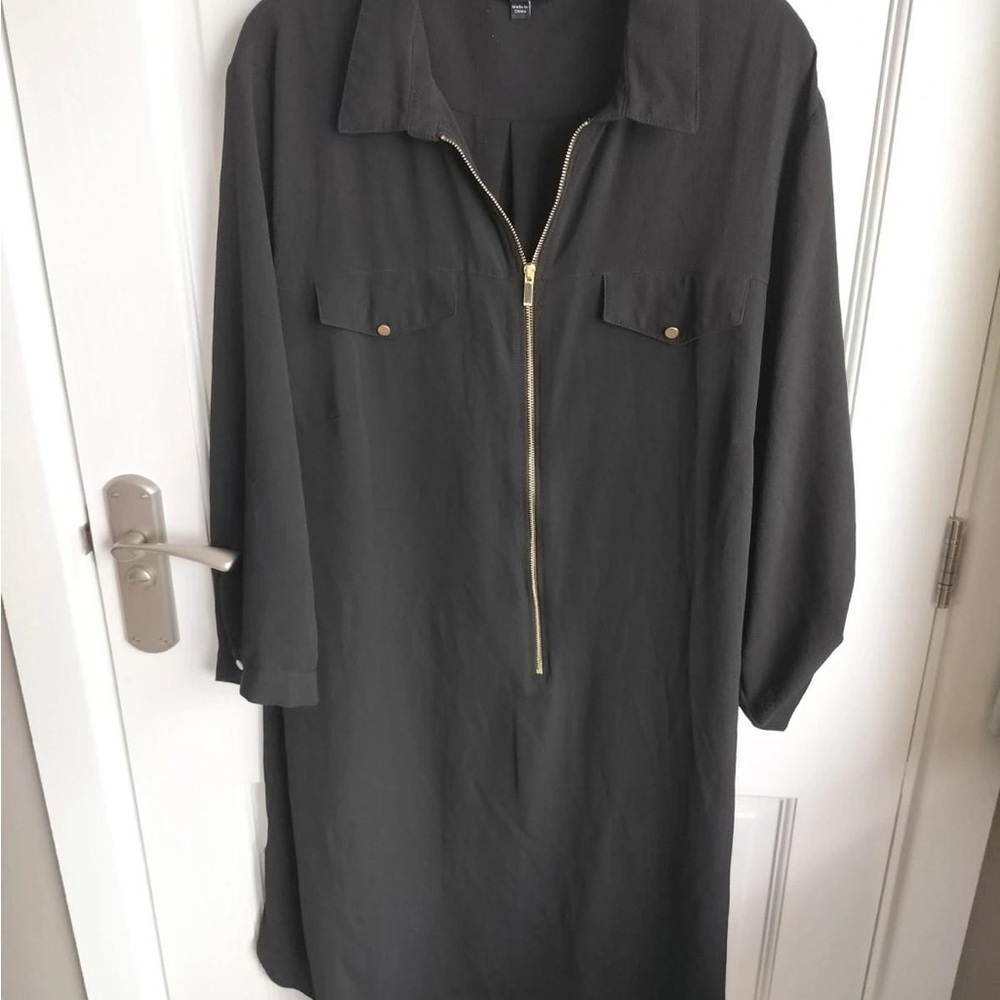 Elegant Black Zip-Up Dress